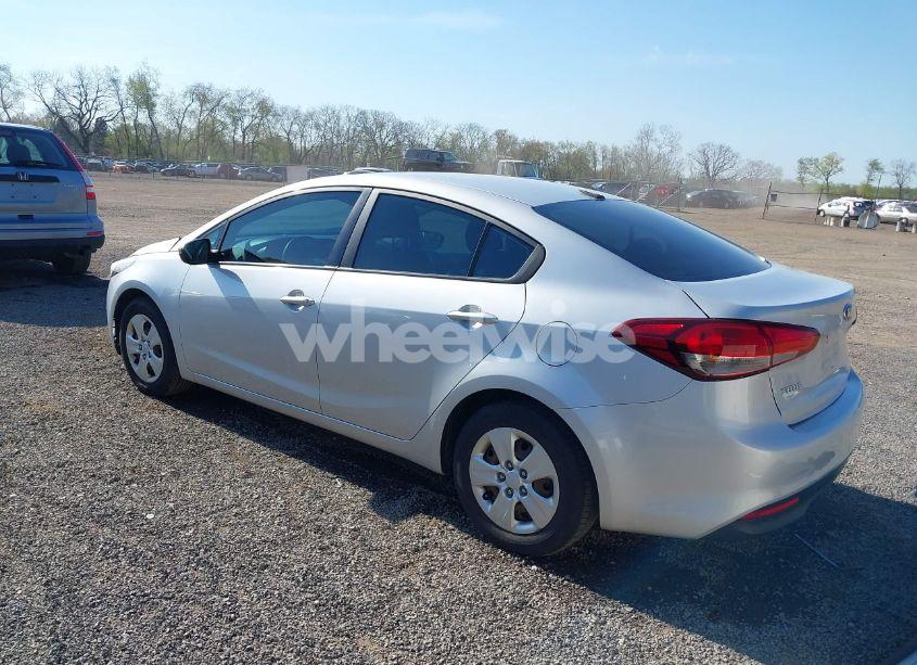 Photo 3 of 2017 Kia Forte LX (VIN 3KPFK4A73HE078119)