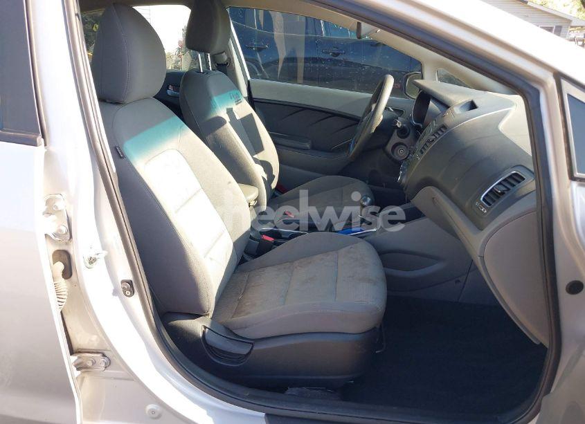 Photo 5 of 2017 Kia Forte LX (VIN 3KPFK4A73HE078119)