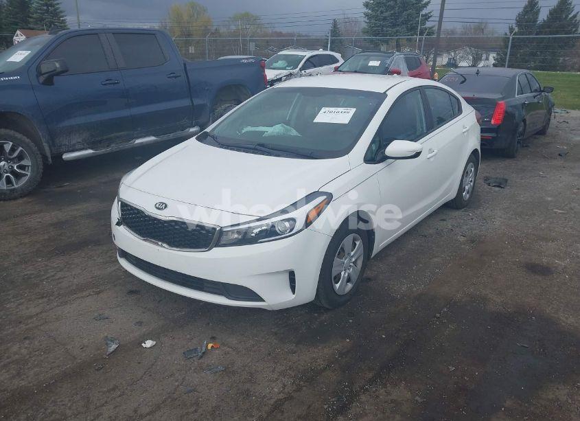 Photo 2 of 2017 Kia Forte LX (VIN 3KPFK4A73HE086737)
