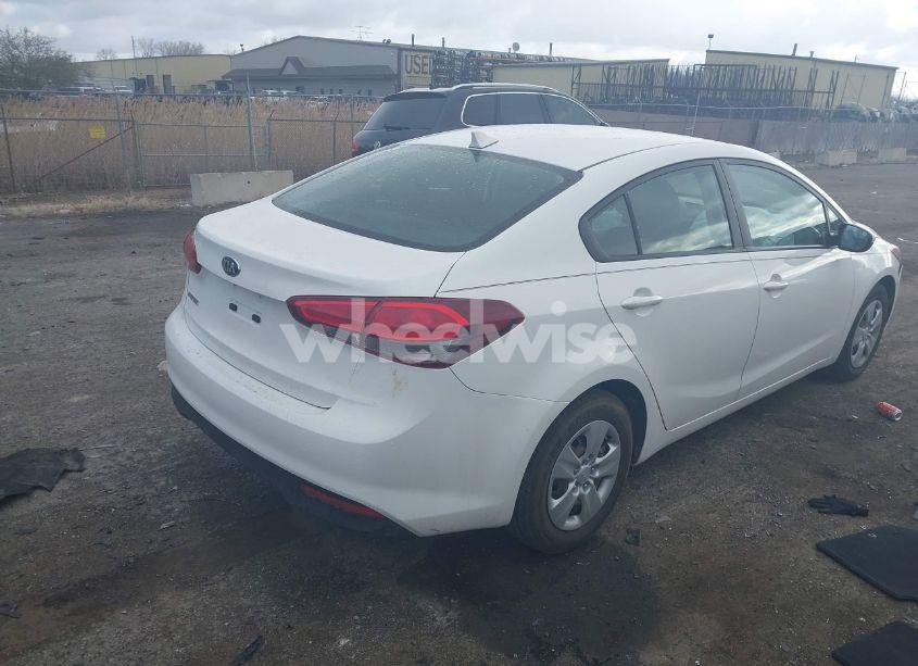 Photo 4 of 2017 Kia Forte LX (VIN 3KPFK4A73HE086737)