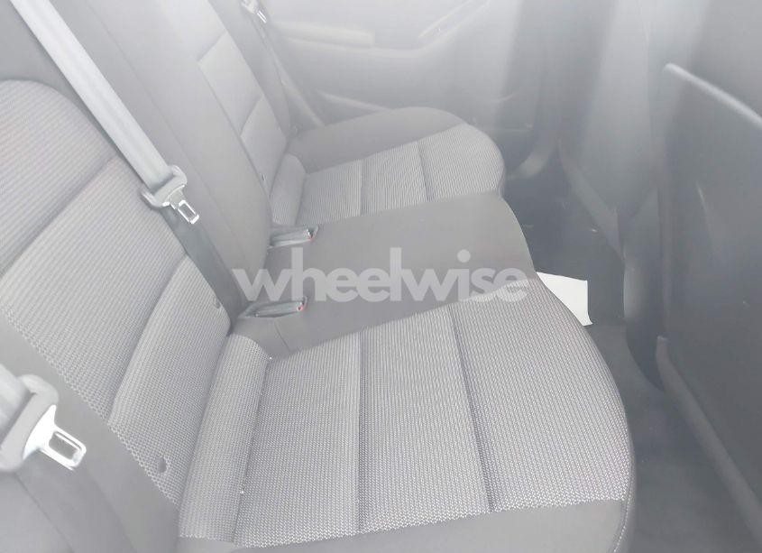 Photo 8 of 2017 Kia Forte LX (VIN 3KPFK4A73HE086737)