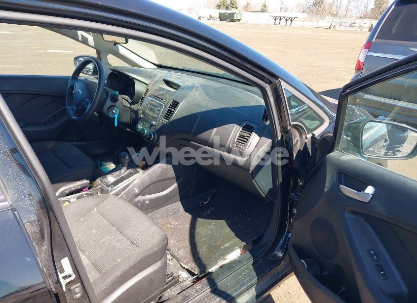 Photo 5 of 2017 Kia Forte LX (VIN 3KPFK4A73HE106226)