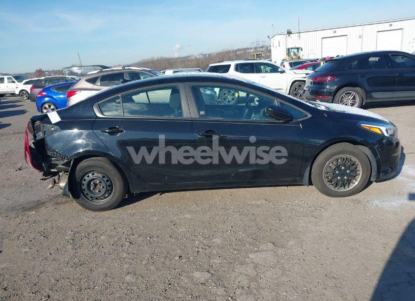 Photo 13 of 2017 Kia Forte LX (VIN 3KPFK4A73HE111961)