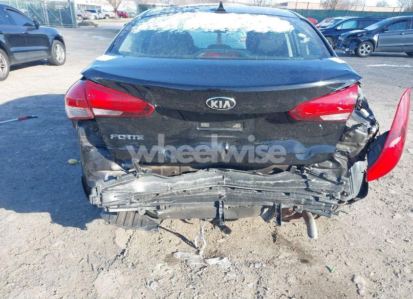 Photo 6 of 2017 Kia Forte LX (VIN 3KPFK4A73HE111961)