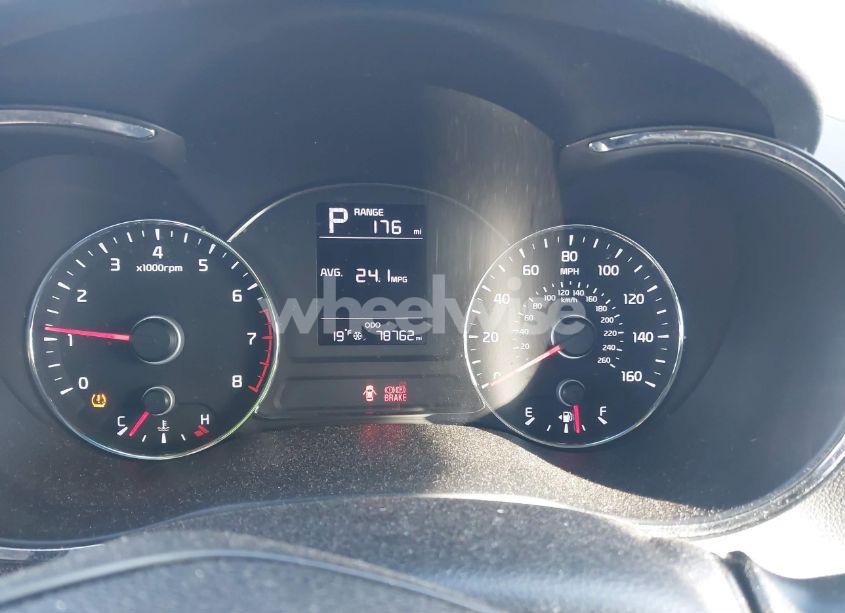 Photo 7 of 2017 Kia Forte LX (VIN 3KPFK4A73HE111961)