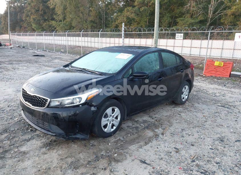 Photo 2 of 2017 Kia Forte LX (VIN 3KPFK4A73HE124337)