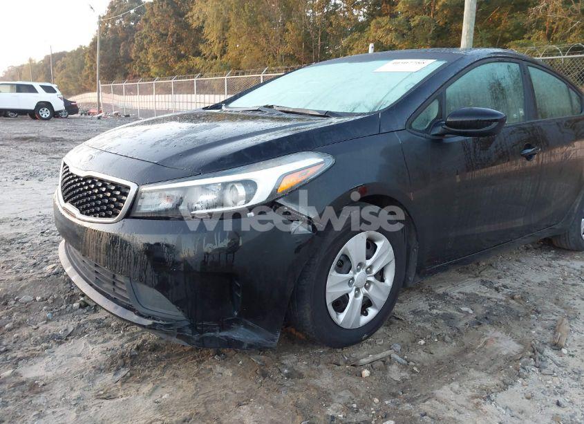 Photo 6 of 2017 Kia Forte LX (VIN 3KPFK4A73HE124337)