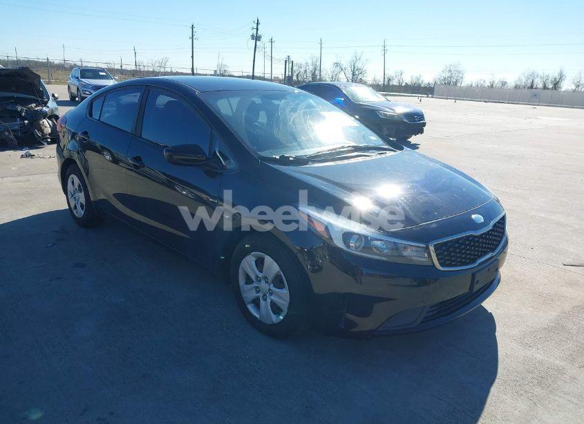 2017 Kia Forte LX (VIN 3KPFK4A73HE136410) main photo