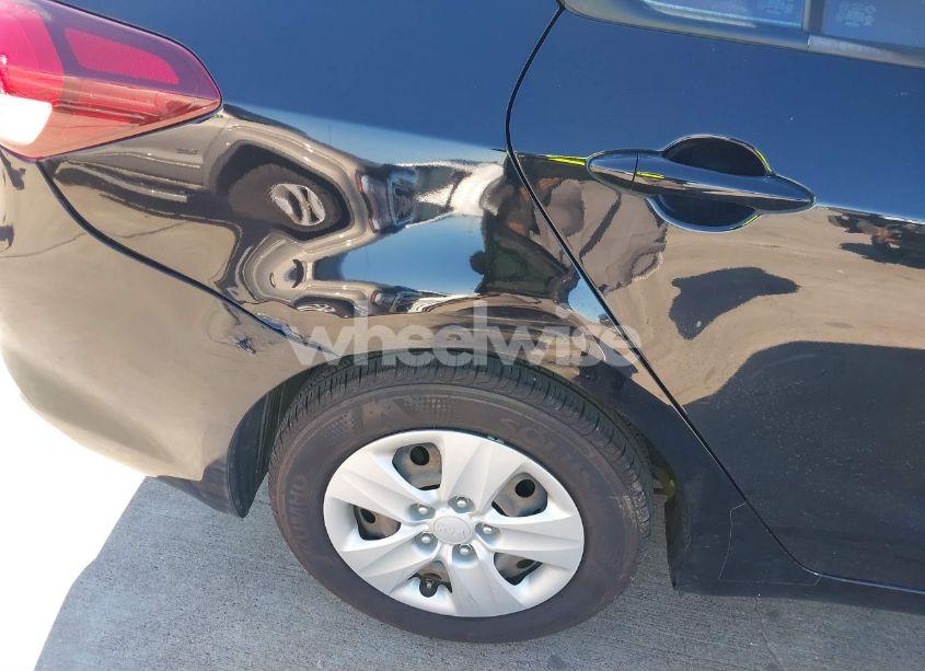 Photo 6 of 2017 Kia Forte LX (VIN 3KPFK4A73HE136410)