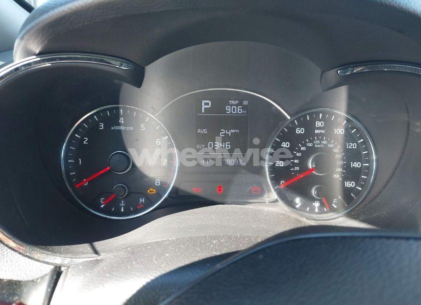 Photo 7 of 2017 Kia Forte LX (VIN 3KPFK4A73HE136410)