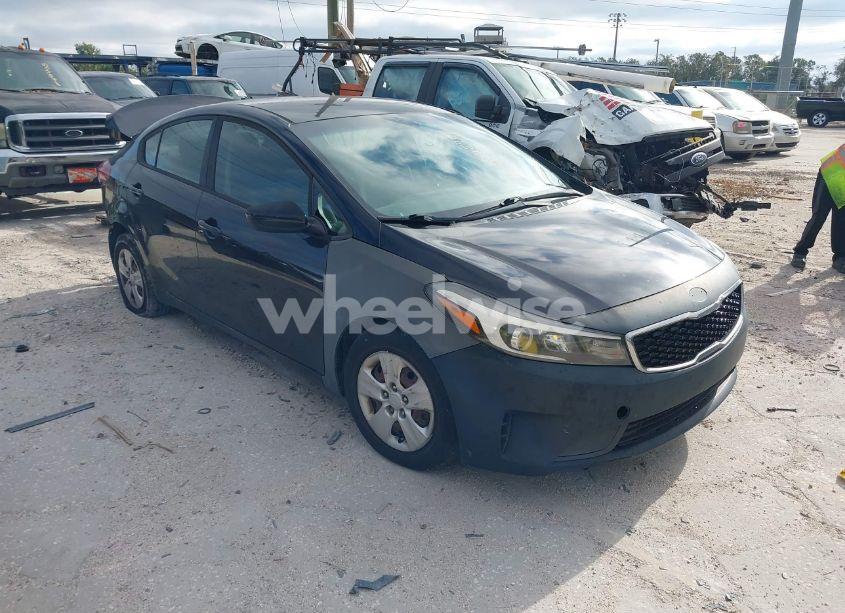 2017 Kia Forte LX (VIN 3KPFK4A73HE160576) main photo