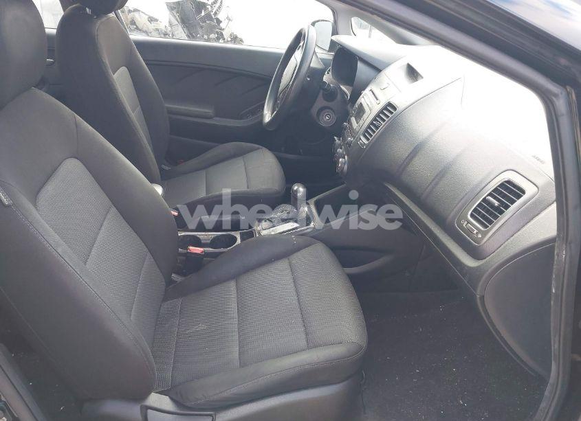 Photo 5 of 2017 Kia Forte LX (VIN 3KPFK4A73HE160576)