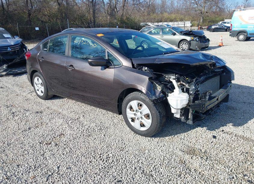 2017 Kia Forte LX (VIN 3KPFK4A73HE160867) main photo