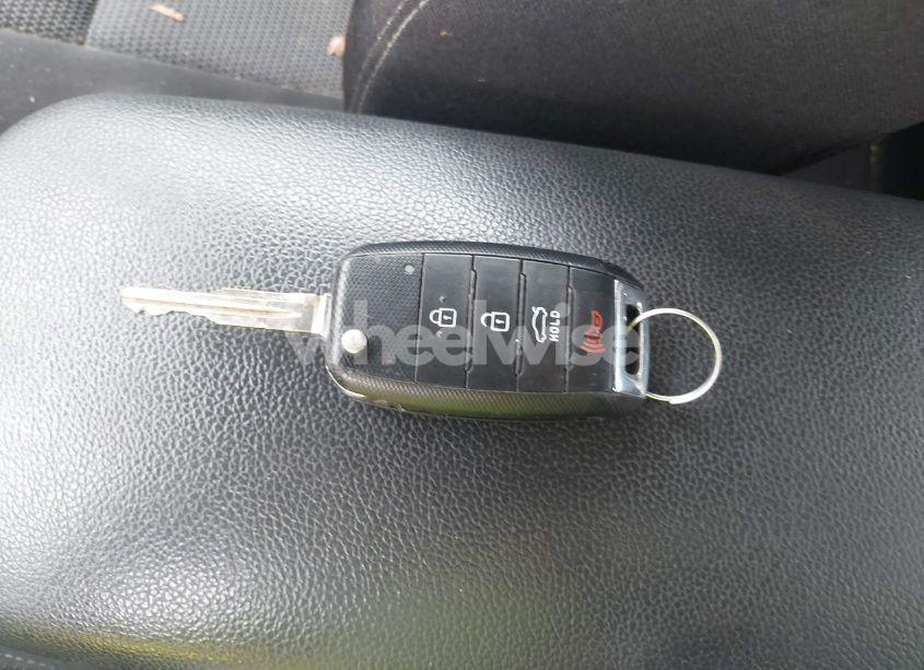 Photo 11 of 2017 Kia Forte LX (VIN 3KPFK4A73HE161128)