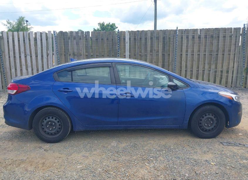 Photo 13 of 2017 Kia Forte LX (VIN 3KPFK4A73HE161128)