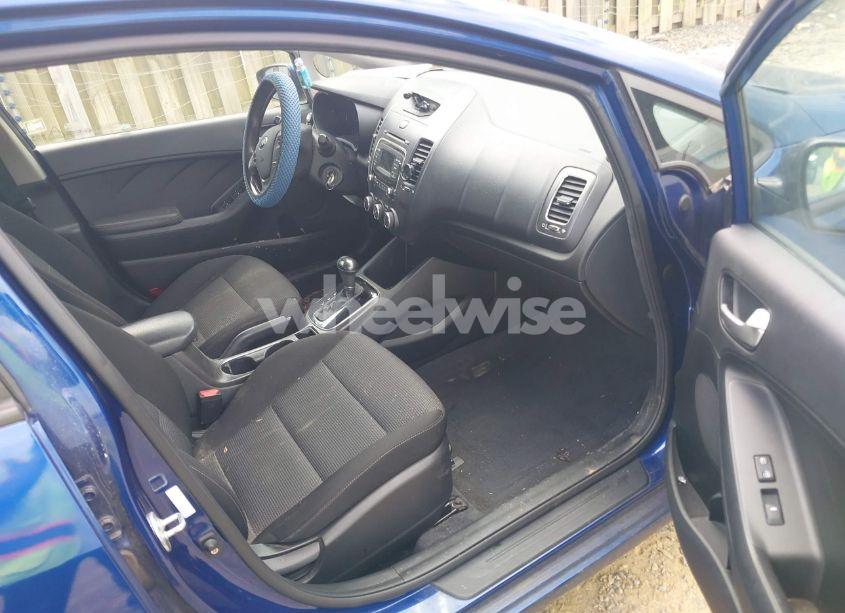 Photo 5 of 2017 Kia Forte LX (VIN 3KPFK4A73HE161128)