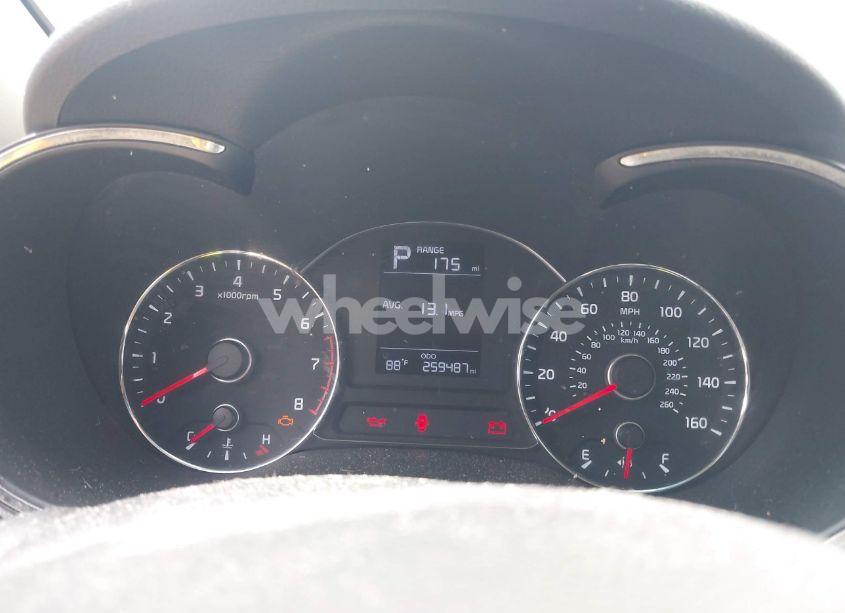 Photo 7 of 2017 Kia Forte LX (VIN 3KPFK4A73HE161128)