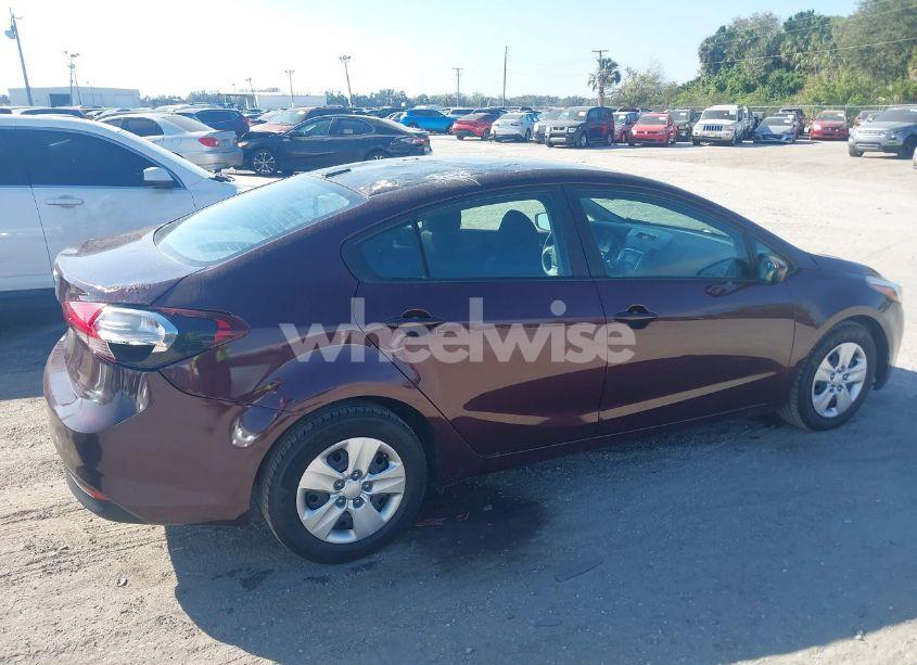 Photo 13 of 2018 Kia Forte LX (VIN 3KPFK4A73JE177030)