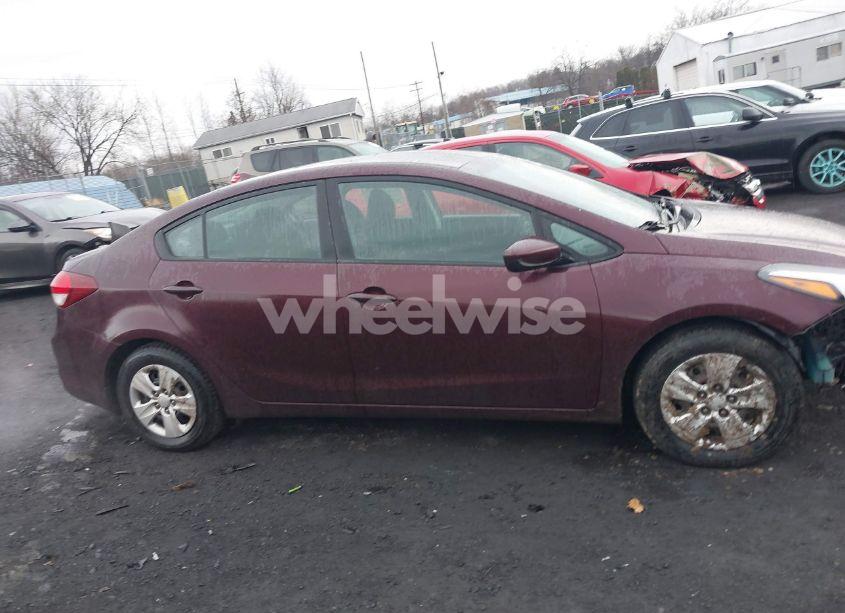 Photo 13 of 2018 Kia Forte LX (VIN 3KPFK4A73JE196743)