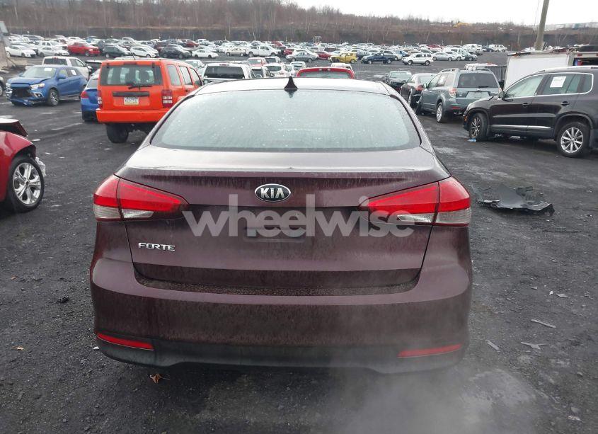 Photo 16 of 2018 Kia Forte LX (VIN 3KPFK4A73JE196743)