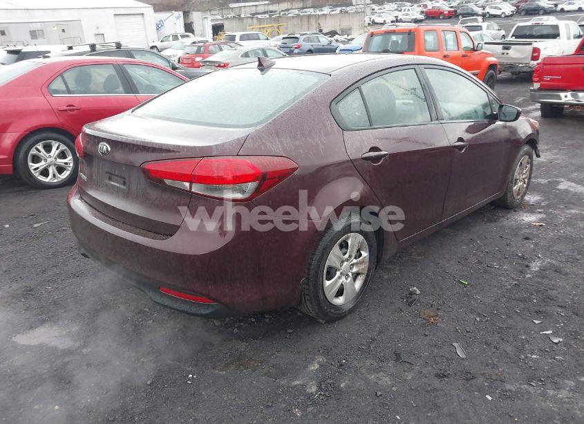 Photo 4 of 2018 Kia Forte LX (VIN 3KPFK4A73JE196743)