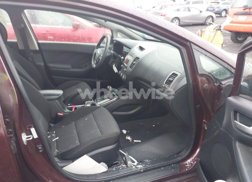 Photo 5 of 2018 Kia Forte LX (VIN 3KPFK4A73JE196743)