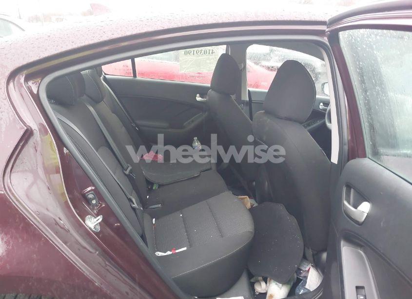 Photo 8 of 2018 Kia Forte LX (VIN 3KPFK4A73JE196743)