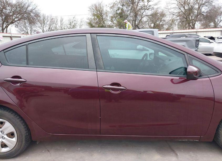 Photo 13 of 2018 Kia Forte LX (VIN 3KPFK4A73JE199464)