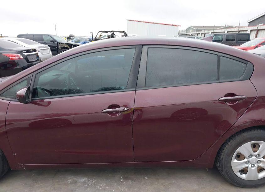 Photo 14 of 2018 Kia Forte LX (VIN 3KPFK4A73JE199464)