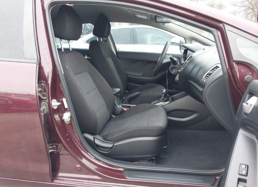 Photo 5 of 2018 Kia Forte LX (VIN 3KPFK4A73JE199464)