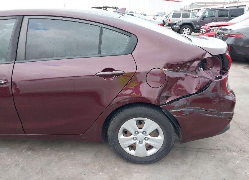 Photo 6 of 2018 Kia Forte LX (VIN 3KPFK4A73JE199464)