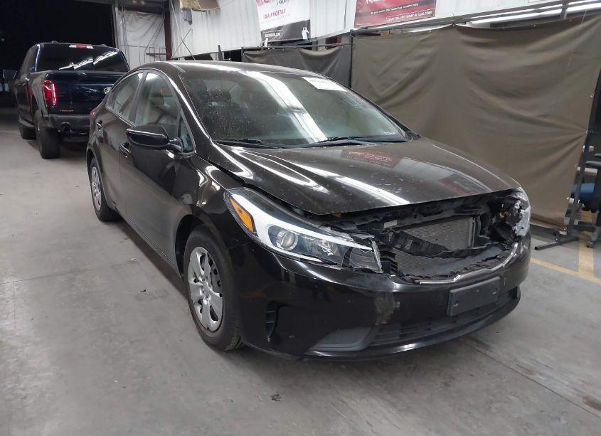2018 Kia Forte LX (VIN 3KPFK4A73JE219681) main photo