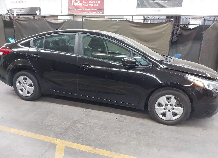 Photo 13 of 2018 Kia Forte LX (VIN 3KPFK4A73JE219681)