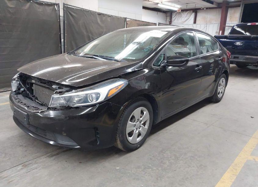 Photo 2 of 2018 Kia Forte LX (VIN 3KPFK4A73JE219681)