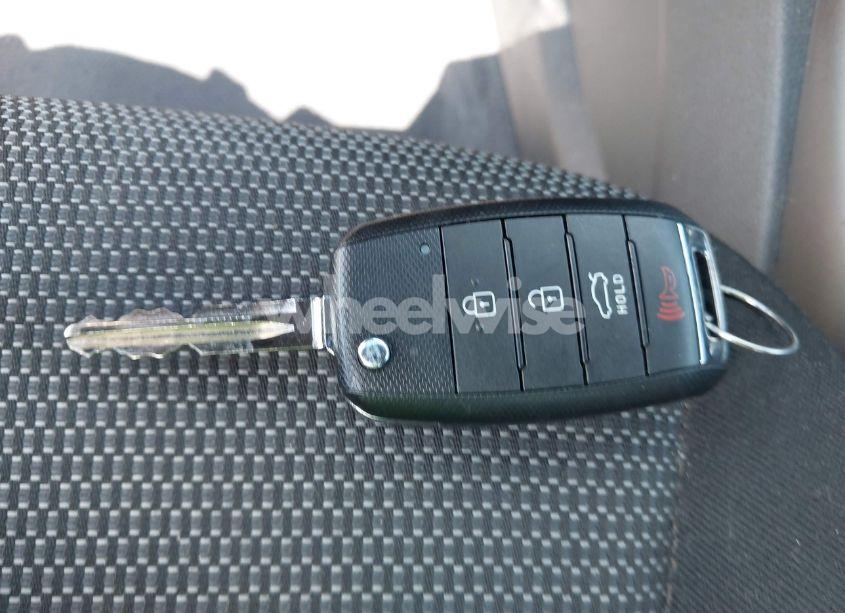 Photo 11 of 2018 Kia Forte LX (VIN 3KPFK4A73JE239090)