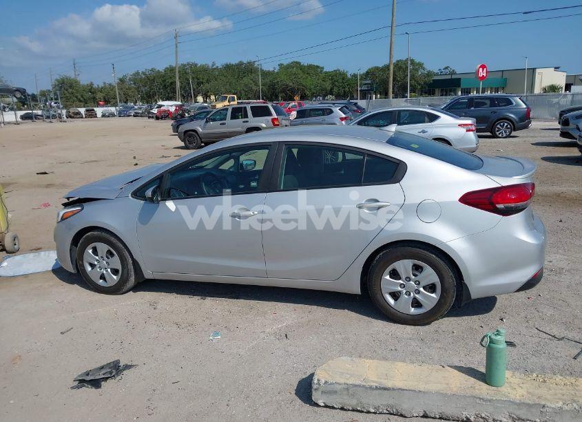Photo 14 of 2018 Kia Forte LX (VIN 3KPFK4A73JE239090)