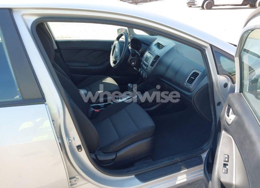 Photo 5 of 2018 Kia Forte LX (VIN 3KPFK4A73JE239090)