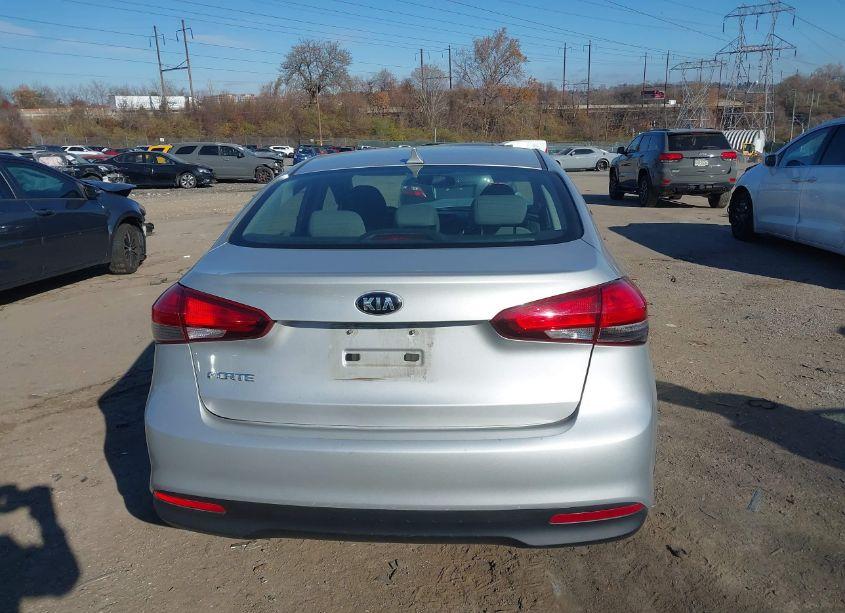 Photo 16 of 2018 Kia Forte LX (VIN 3KPFK4A73JE254334)