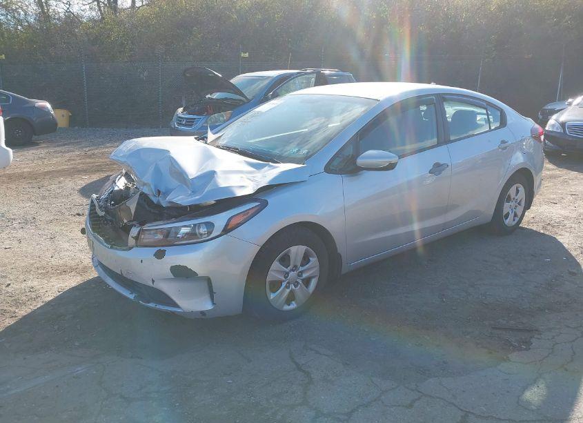Photo 2 of 2018 Kia Forte LX (VIN 3KPFK4A73JE254334)