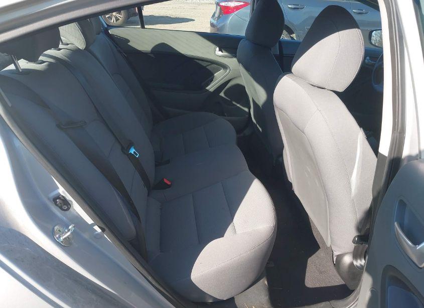 Photo 8 of 2018 Kia Forte LX (VIN 3KPFK4A73JE254334)