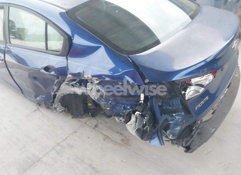 Photo 6 of 2018 Kia Forte LX (VIN 3KPFK4A73JE257010)