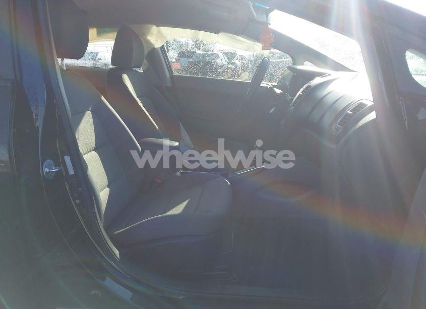 Photo 5 of 2017 Kia Forte LX (VIN 3KPFK4A74HE010069)