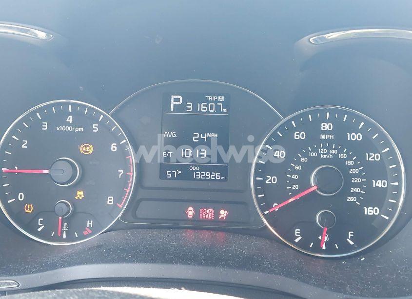 Photo 7 of 2017 Kia Forte LX (VIN 3KPFK4A74HE010069)