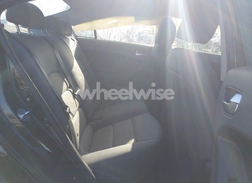 Photo 8 of 2017 Kia Forte LX (VIN 3KPFK4A74HE010069)