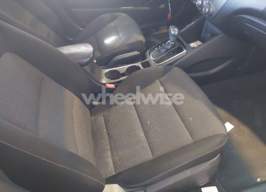 Photo 5 of 2017 Kia Forte LX (VIN 3KPFK4A74HE010637)