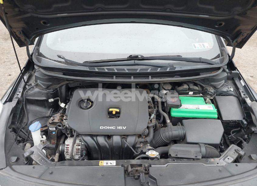 Photo 10 of 2017 Kia Forte LX (VIN 3KPFK4A74HE014946)