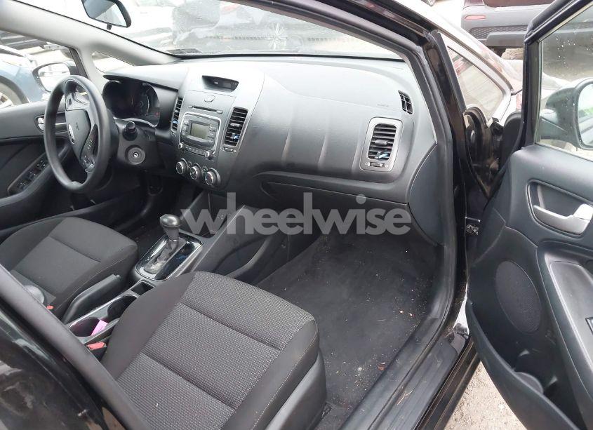 Photo 5 of 2017 Kia Forte LX (VIN 3KPFK4A74HE014946)