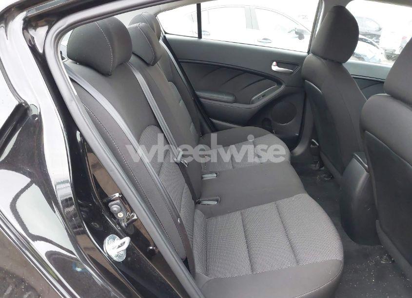 Photo 8 of 2017 Kia Forte LX (VIN 3KPFK4A74HE014946)