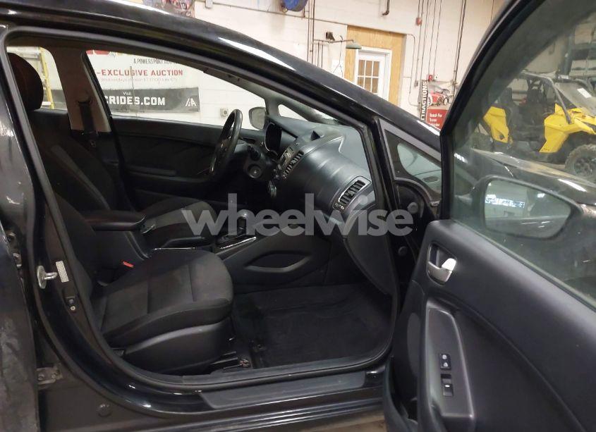 Photo 5 of 2017 Kia Forte LX (VIN 3KPFK4A74HE016955)