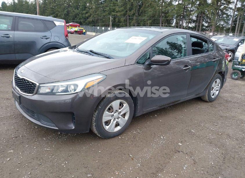 Photo 2 of 2017 Kia Forte LX (VIN 3KPFK4A74HE018334)